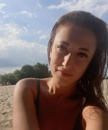 Я опытна и умела, всегда готова угодить тебе и удовлетворить твои желания. У меня есть отличные навыки и искусные ручки, которые приведут тебя к незабываемому блаженству. 💋
Мои услуги включаю оральный и классический секс, обстановку госпожи и раба, легкую доминацию, массаж и многое другое. Я открыта для экспериментов и всегда стремлюсь доставить удовольствие каждому моему клиенту.
У меня есть отличные отзывы от моих предыдущих партнеров, которые подтверждают мою незабываемость и профессионализм.
Ты можешь увидеть мои фотографии на моем профиле, чтобы убедиться в моей красоте и сексуальности. Я гарантирую, что ты не останешься равнодушным к моим очаровательным чертам и заманчивой фигуре. 😍
Я живу в Москве и готова встретиться с тобой в любое удобное для тебя время. Так что не стесняйся, дай себе больше удовольствия и свяжись со мной прямо сейчас. Обещаю, что наше свидание станет незабываемым! 💦 Антонина